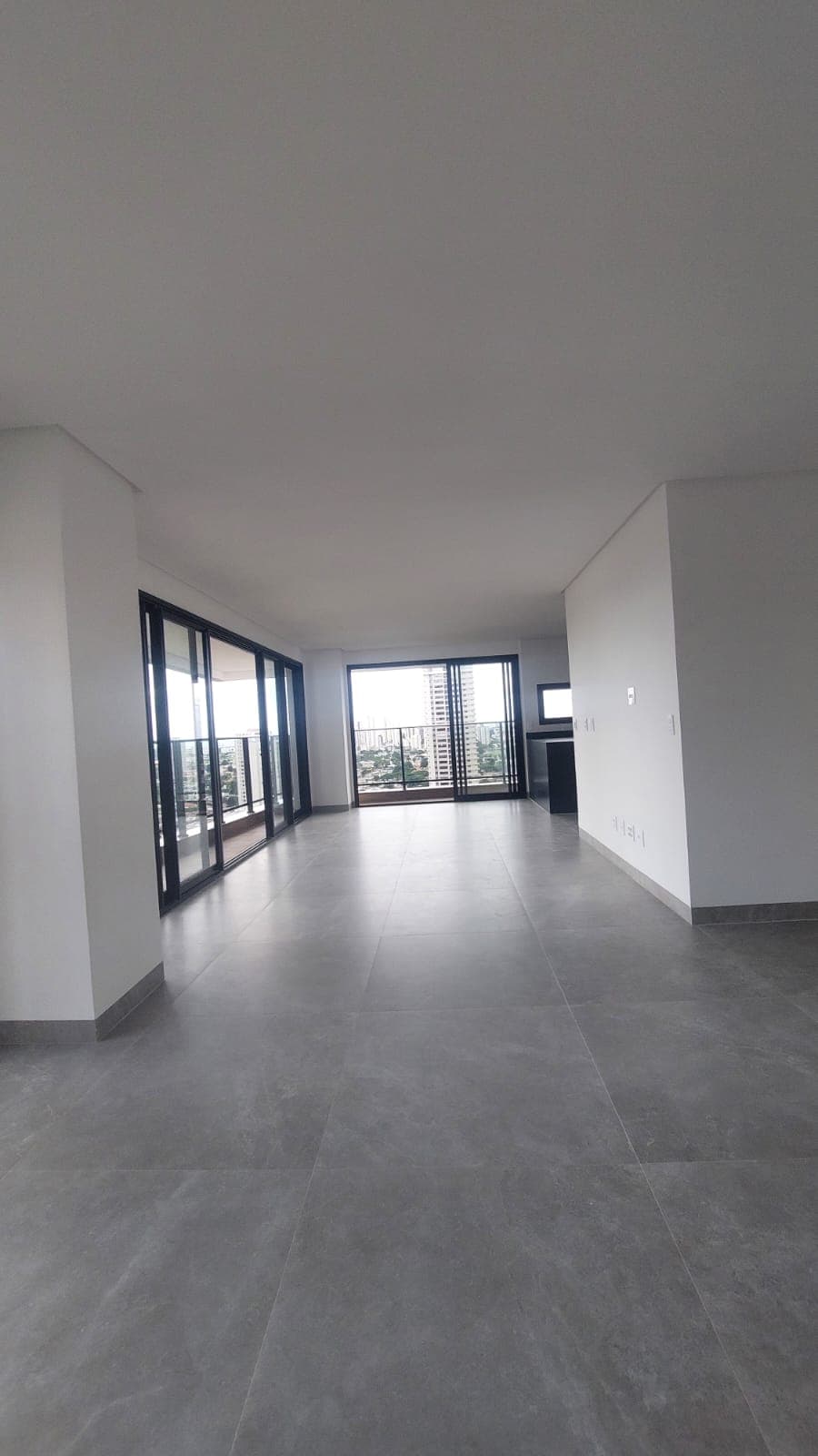 Apartamento com 3 suítes Ares Marista 174m²