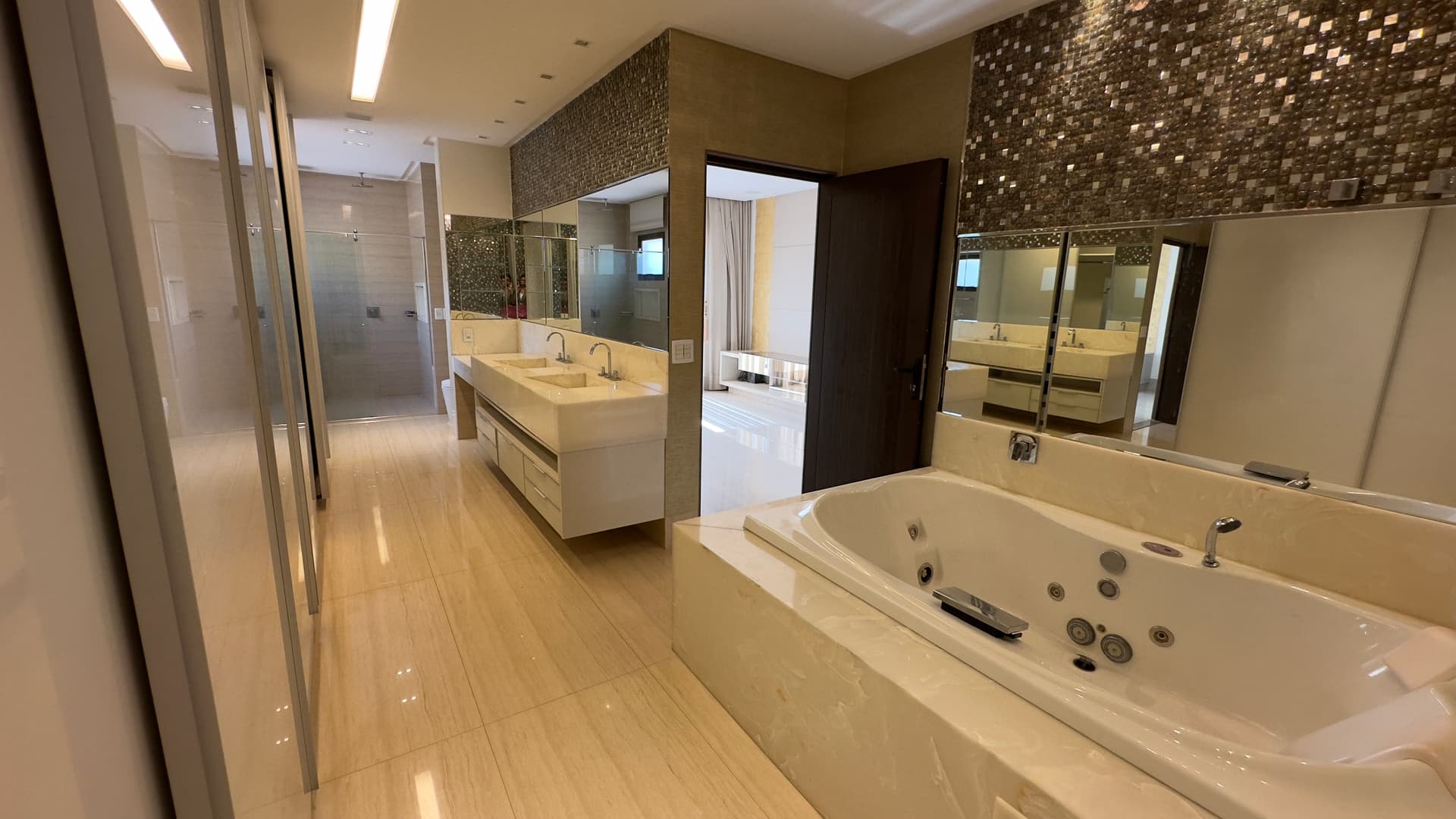 Sobrado Jardins Verona 395m²