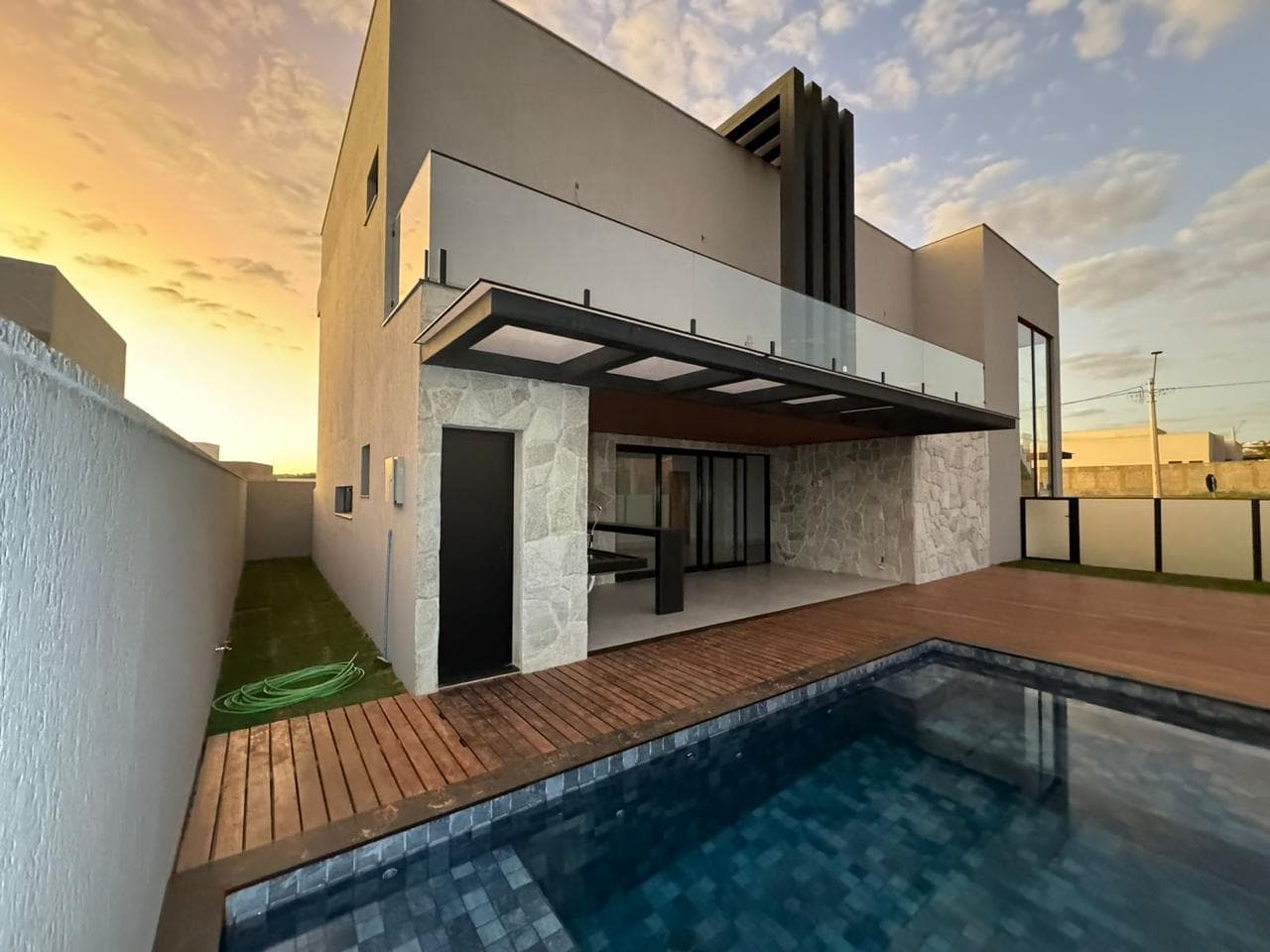 Sobrado Jardins Capri 371m²