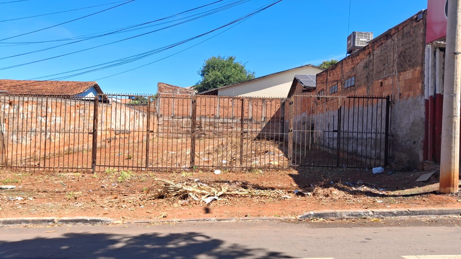 Lote região leste - 376m²