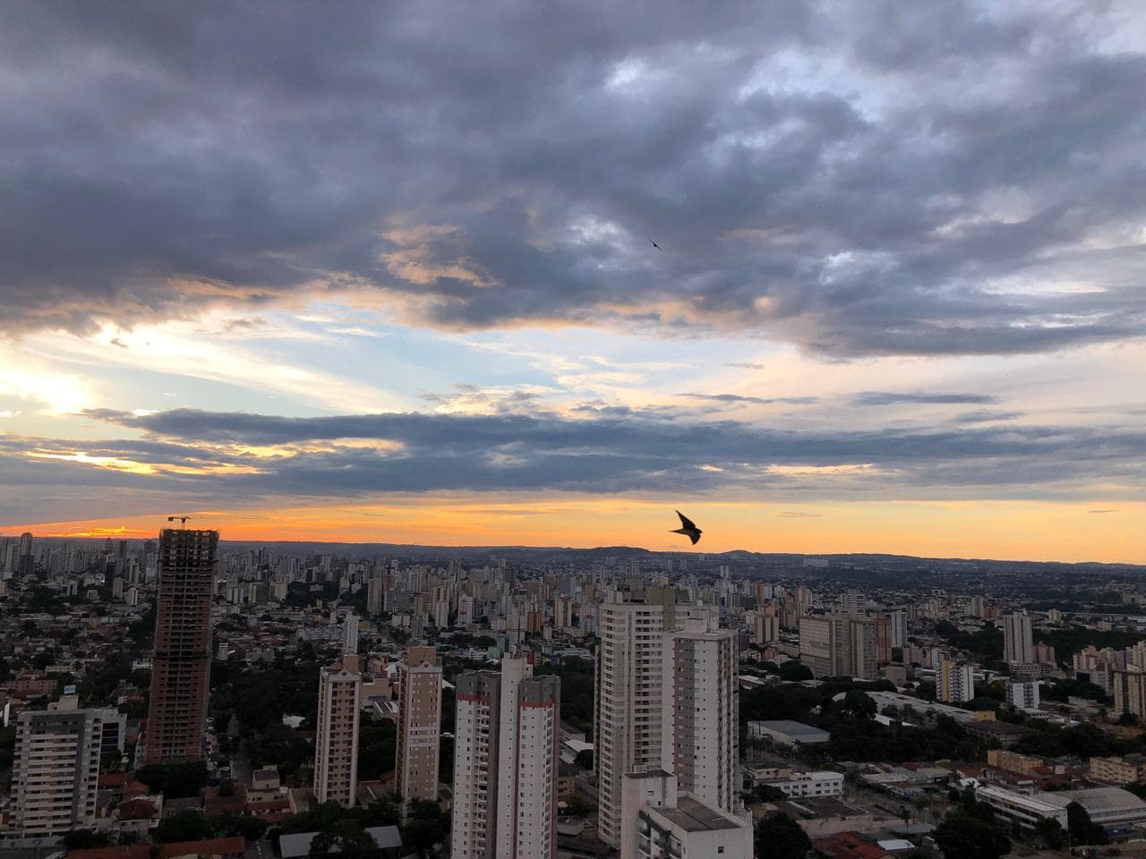 APARTAMENTO 2 QUARTOS SETOR LESTE UNIVERSITÁRIO