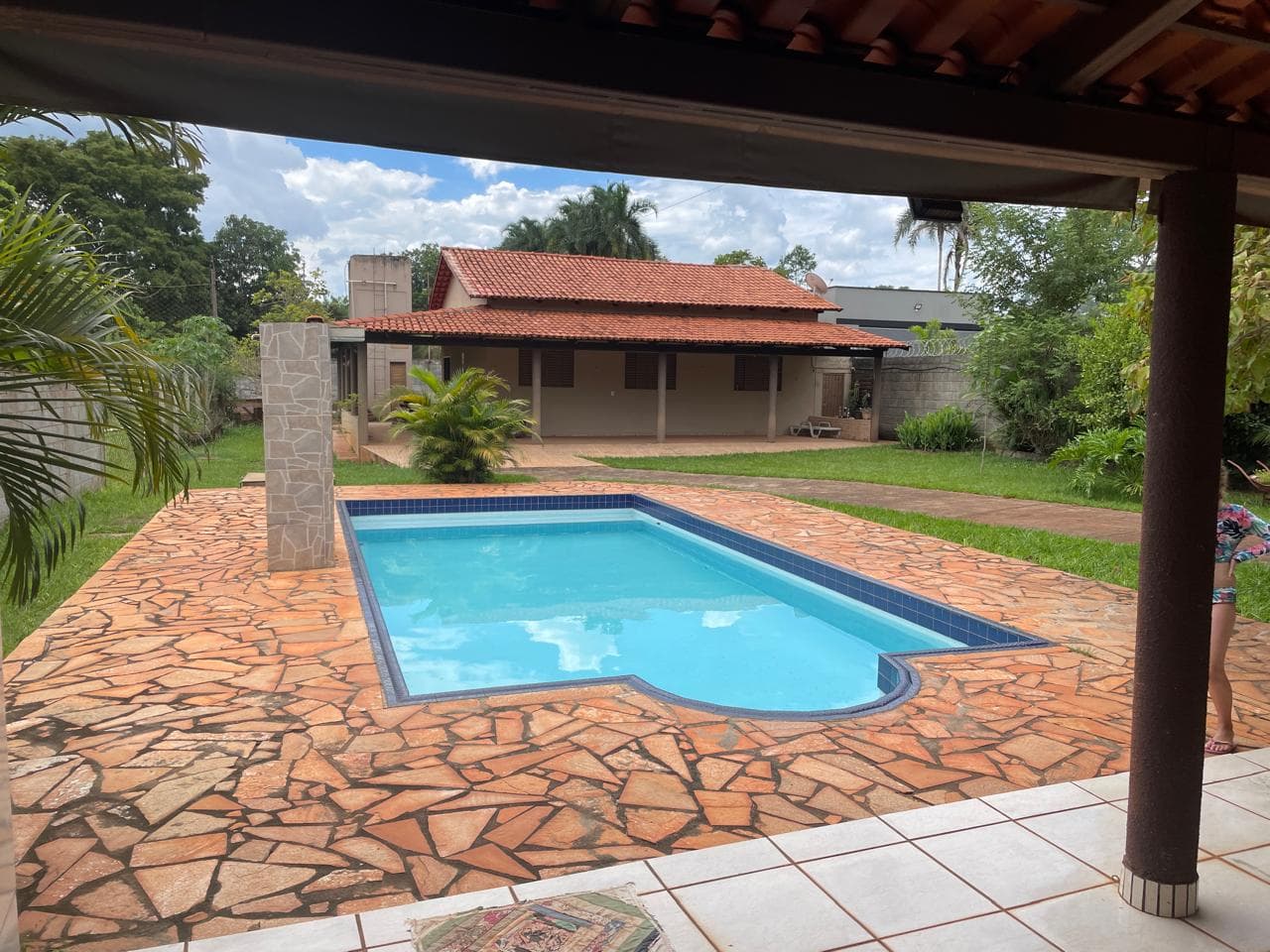 Casa Com 100 m² em Terreno de 2.223,95 m² Setor Privê Residencial Elza Fronza