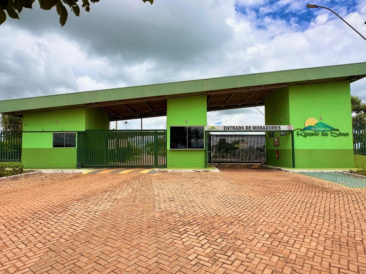 CHÁCARA DE 2.342 M² EM CONDOMÍNIO - GUAPÓ