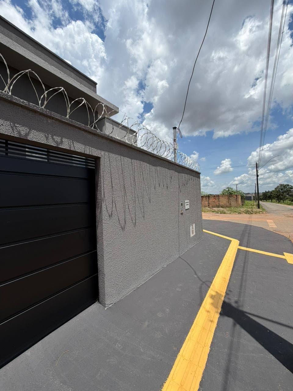 Casa de esquina - Residencial Vieira Trindade - 81m²