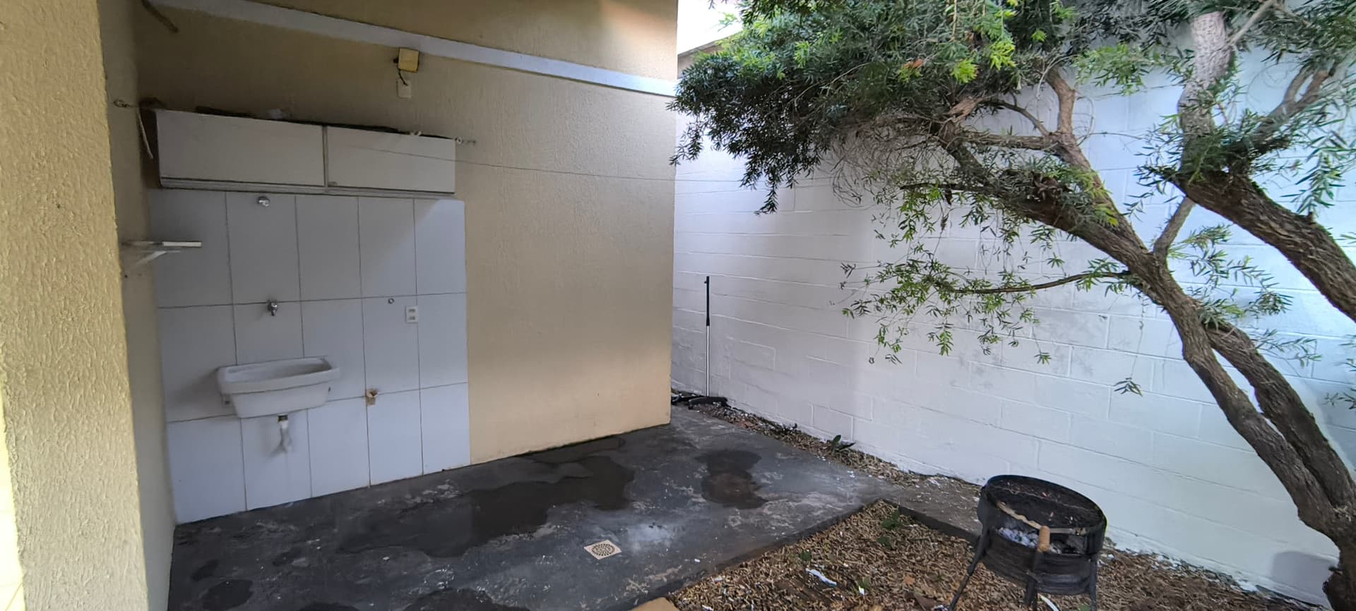 Casa Condomínio Parque Aroeira Jardim Guanabara II 90m²