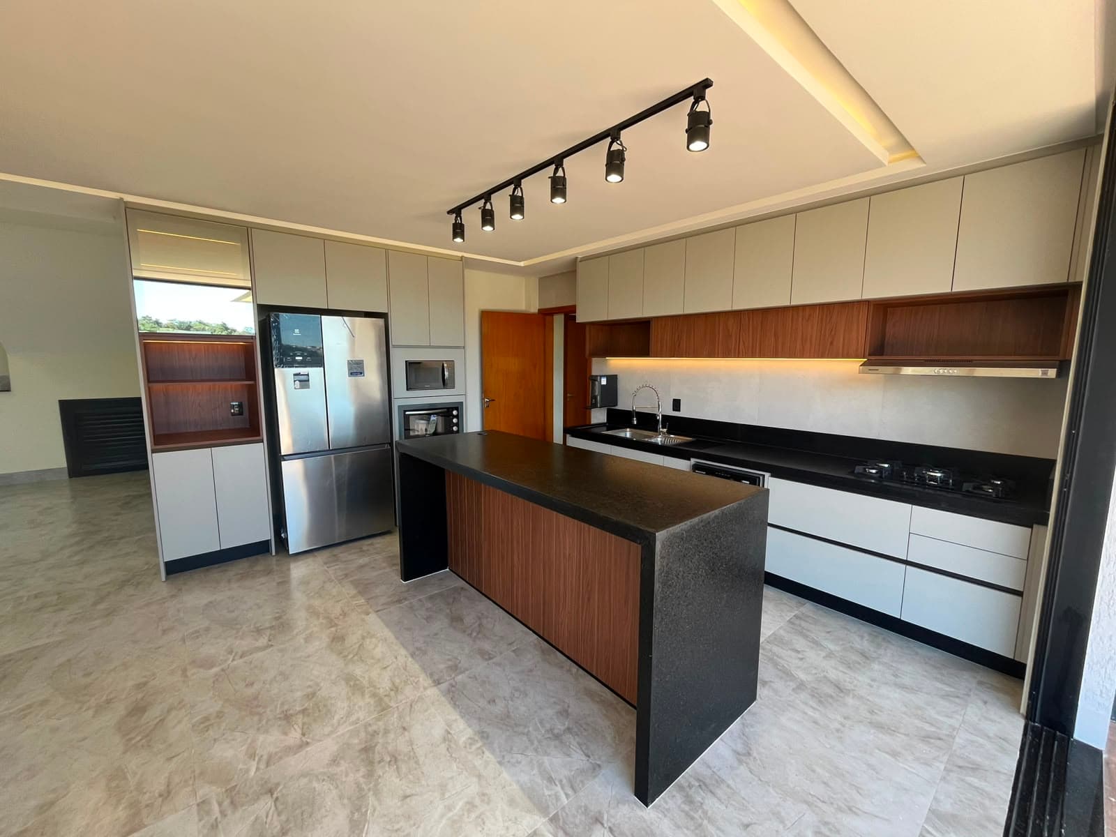 Sobrado no Jardins Bolonha Senador Canedo - 183m²