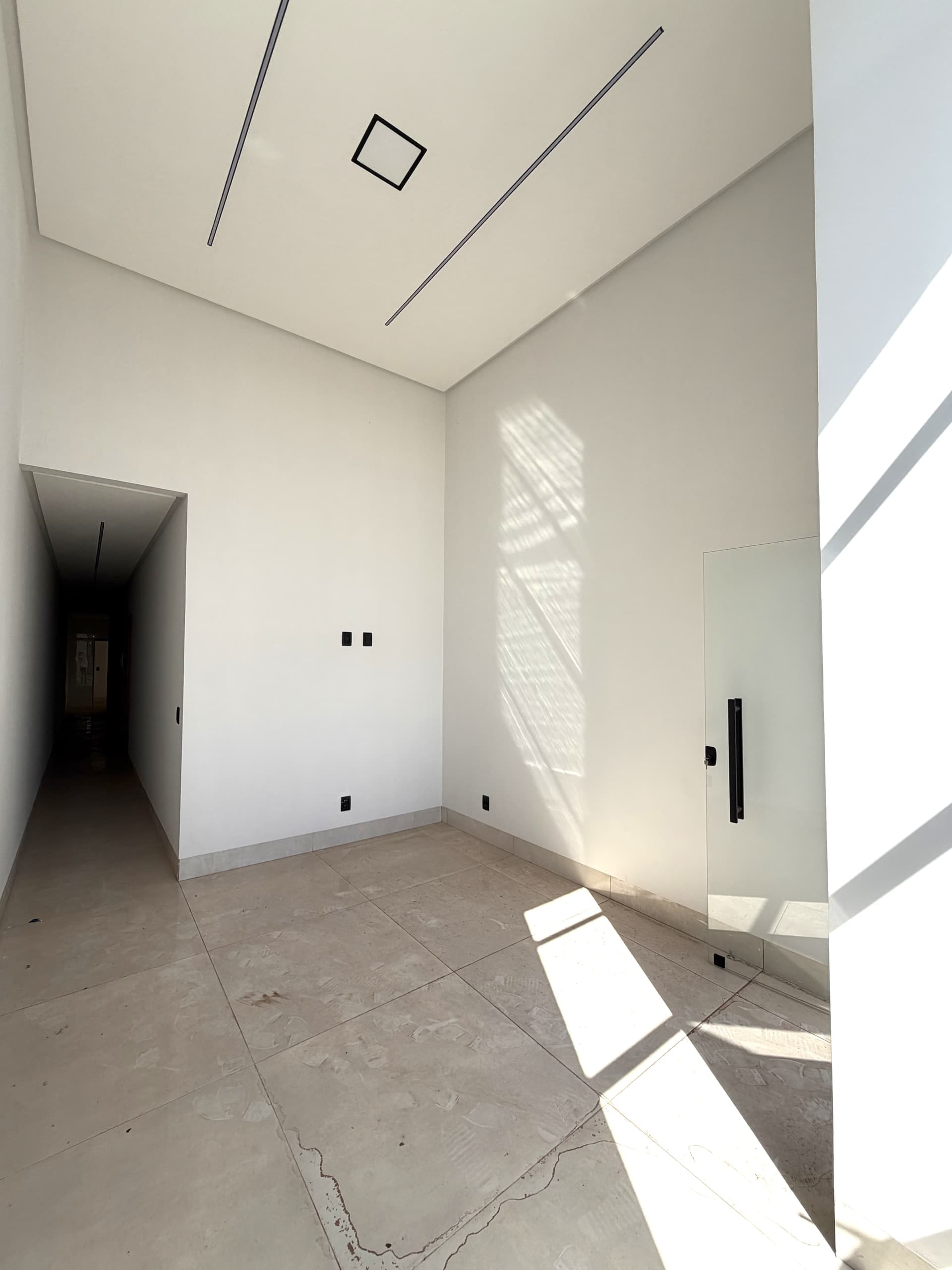 Casa Térrea / Nova Moderna | 3 Quartos c/ Suíte e Closet | 110m²