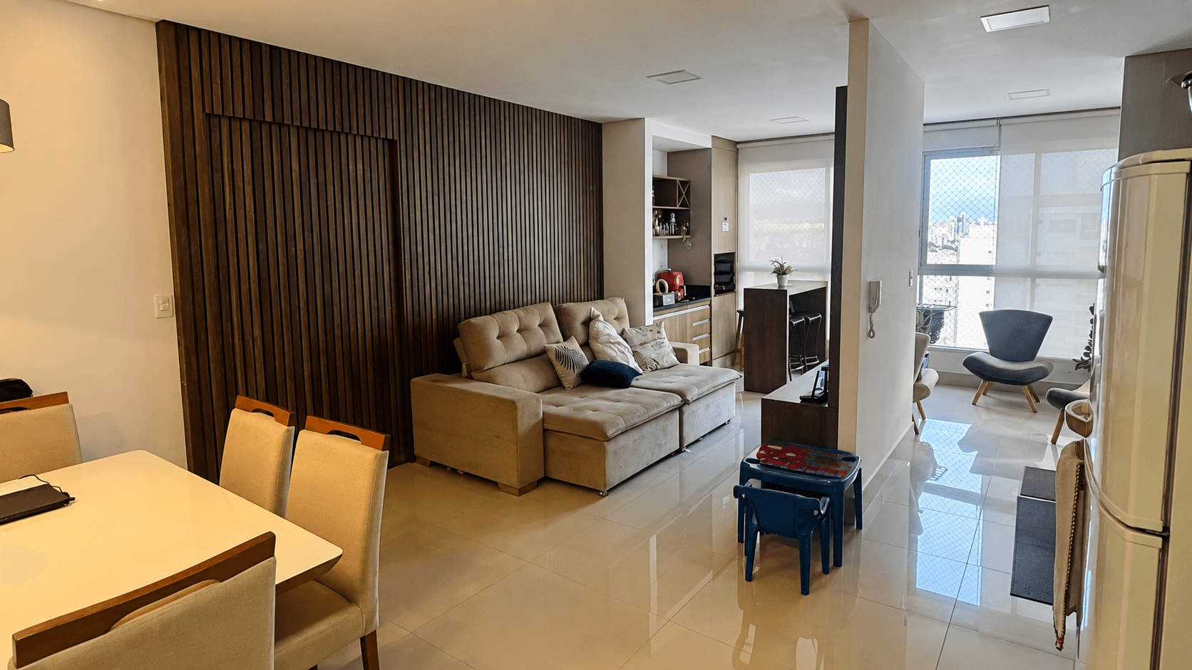 Apartamento com 3 Suítes e Vista para o Parque Cascave