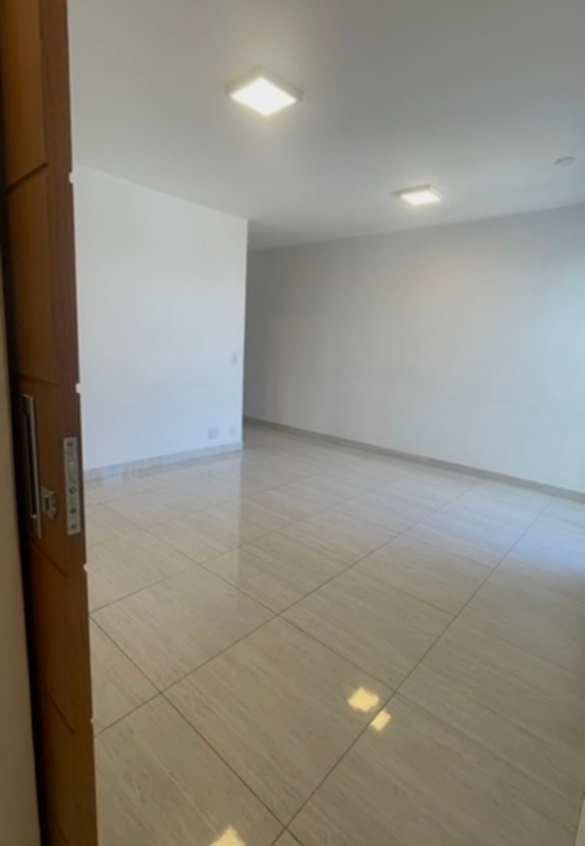 APARTAMENTO 2 QUARTOS AO LADO DO PARQUE AREIAO