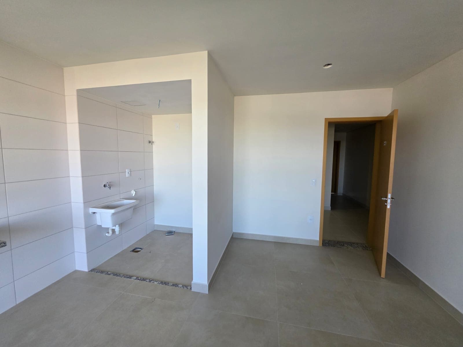 Apartamento 2/4 com suite - St Bueno 66m²