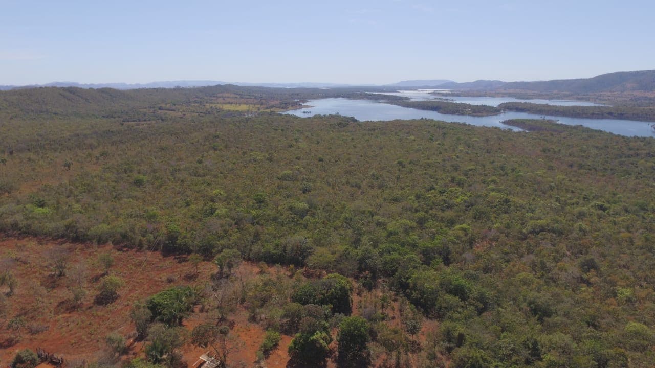 Paraíso à Venda: Fazenda de 27 Alqueires com Extensa Margem no Rio Serra da Mesa.Localizada  em Niquelandia Goiás.