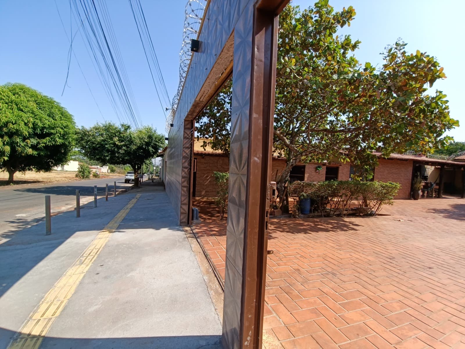 Casa três quartos no setor Faicalville - 192m²