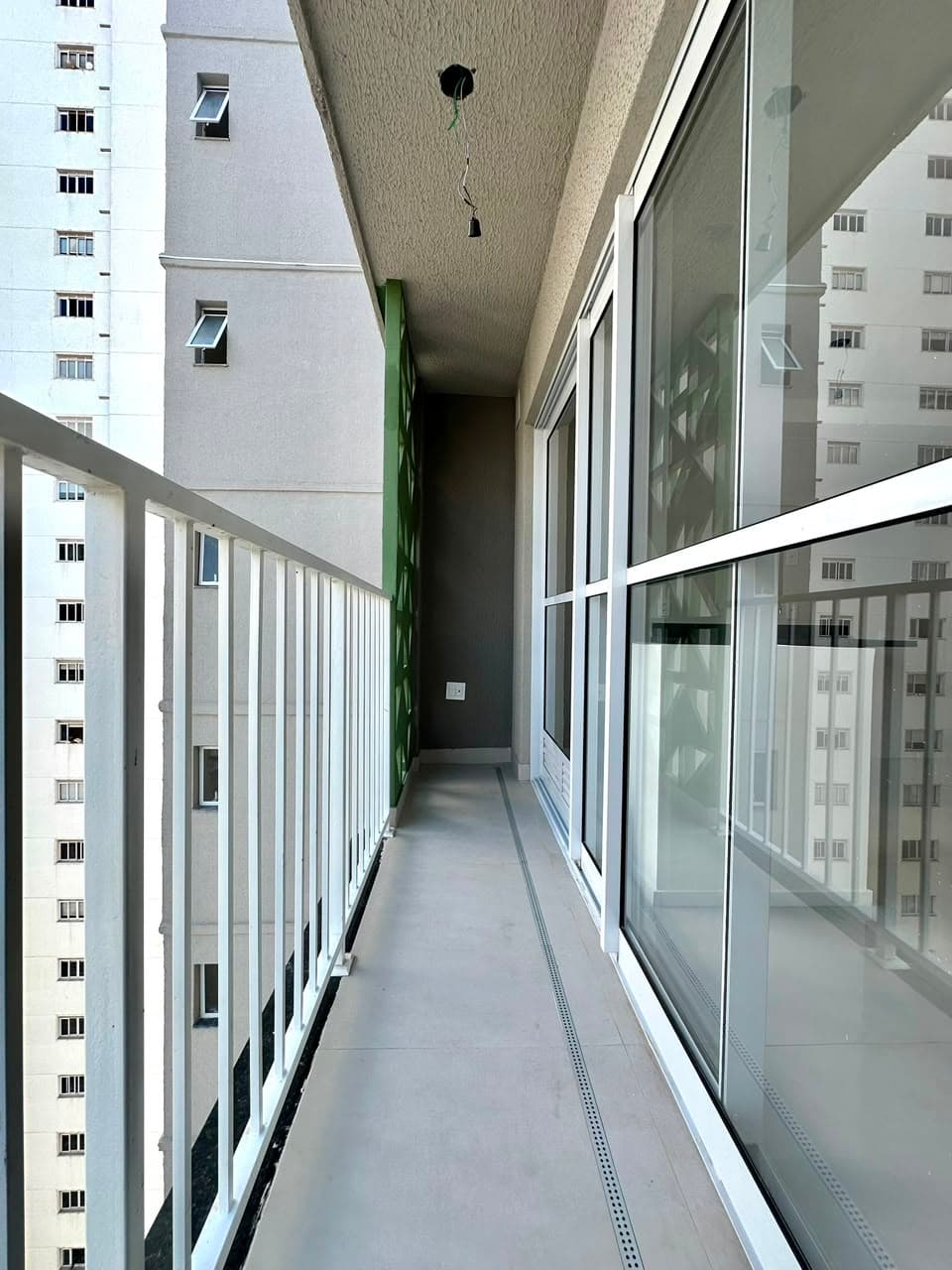 Apatamento no Bueno prox. ao Pq. Vaca Brava - 2/4 sendo 1 suite, nascente - Andar alto