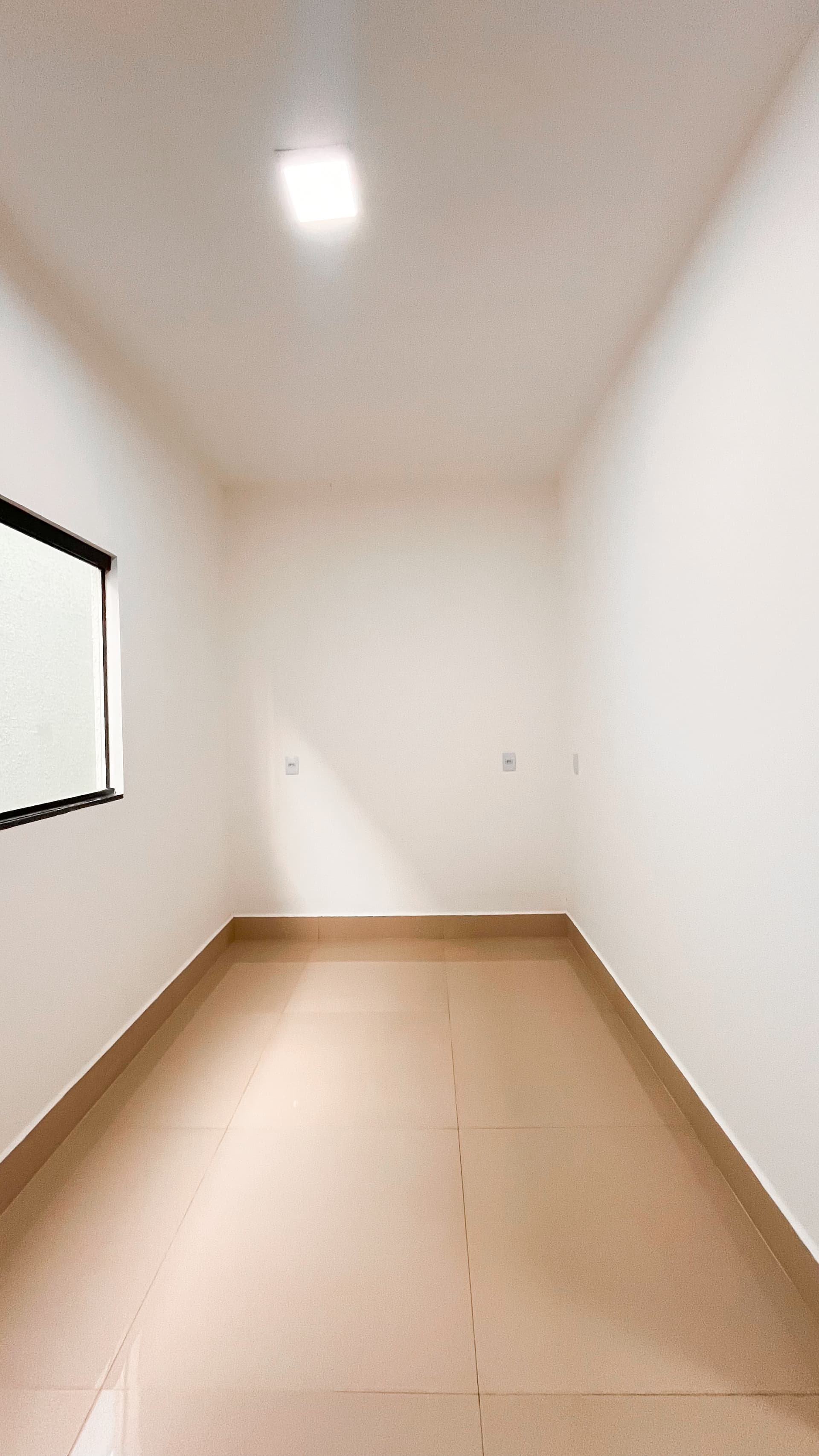 Casa  Em Senador Canedo - 73,43m²