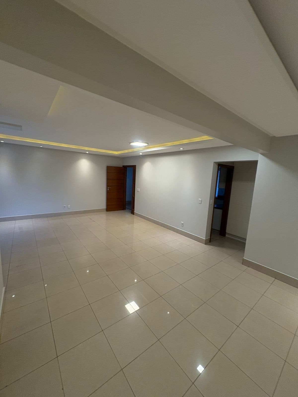Apartamento Villaggio Bueno 158 m²