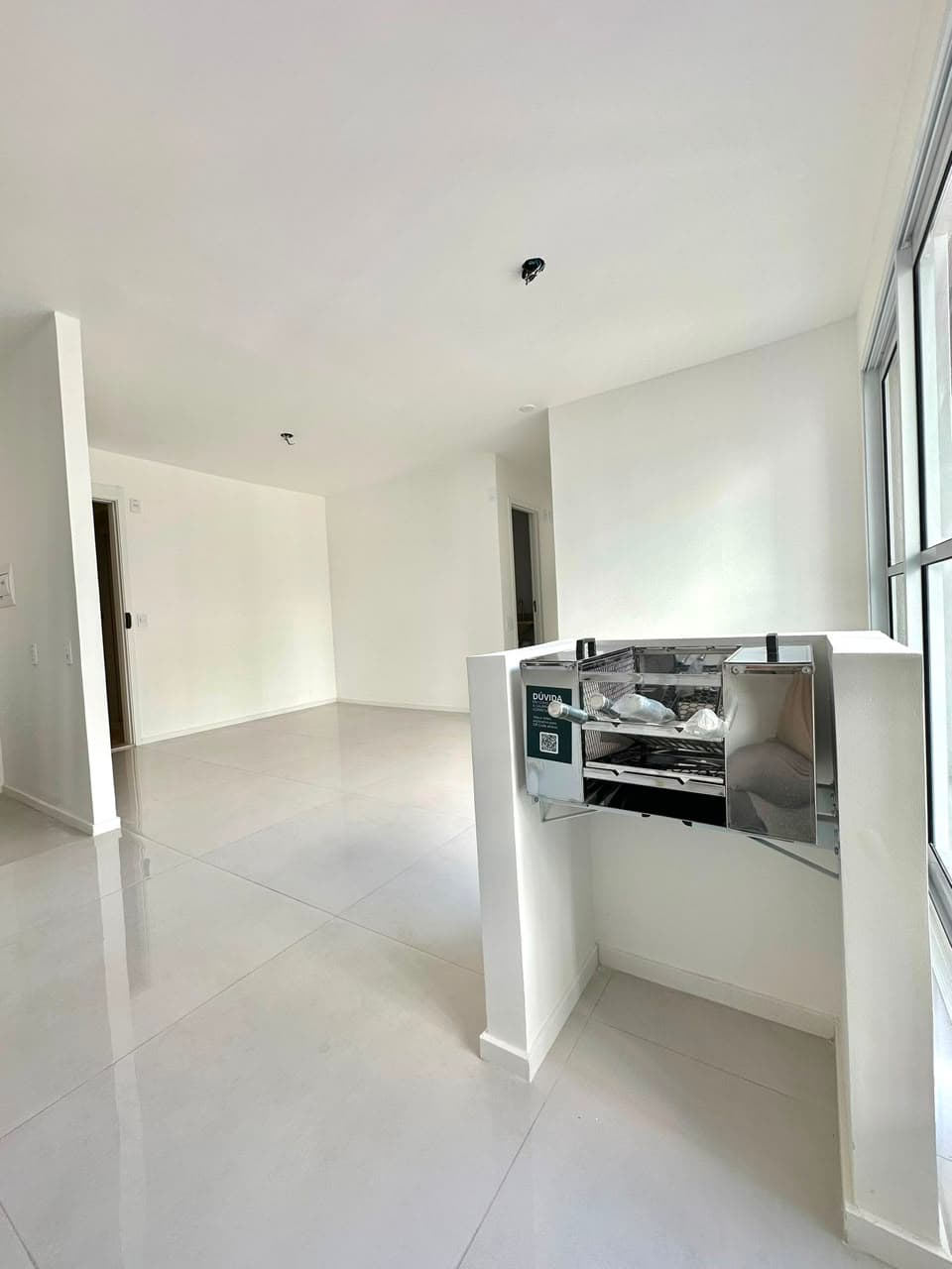 Apatamento no Bueno prox. ao Pq. Vaca Brava - 2/4 sendo 1 suite, nascente - Andar alto