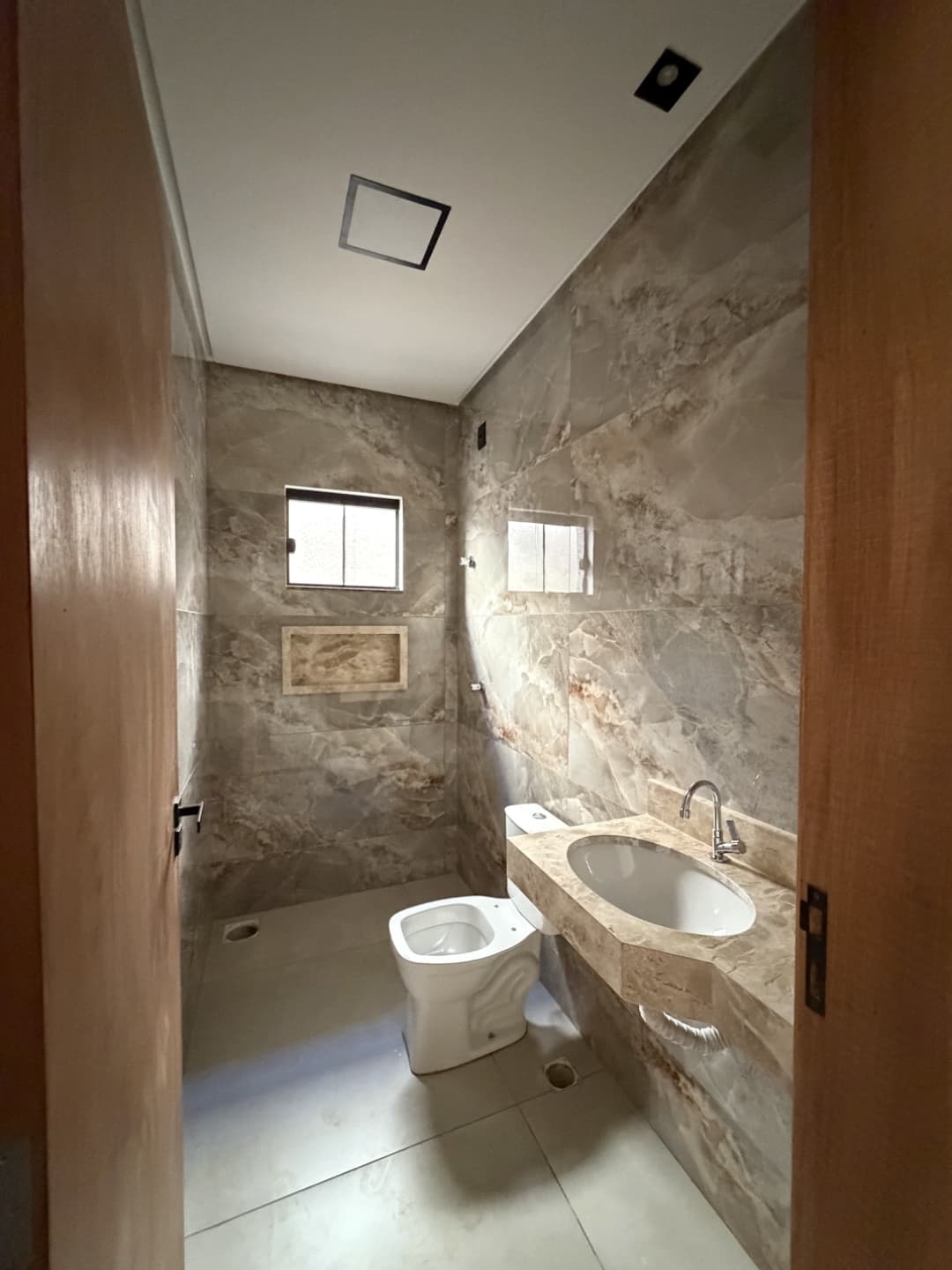 Casa Térrea / Nova Moderna | 3 Quartos c/ Suíte e Closet | 110m²