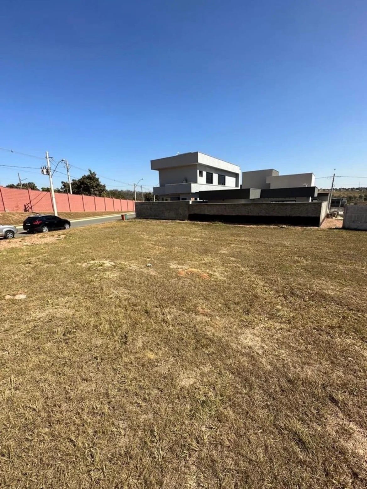 Lote de esquina Jardins Porto 390m²