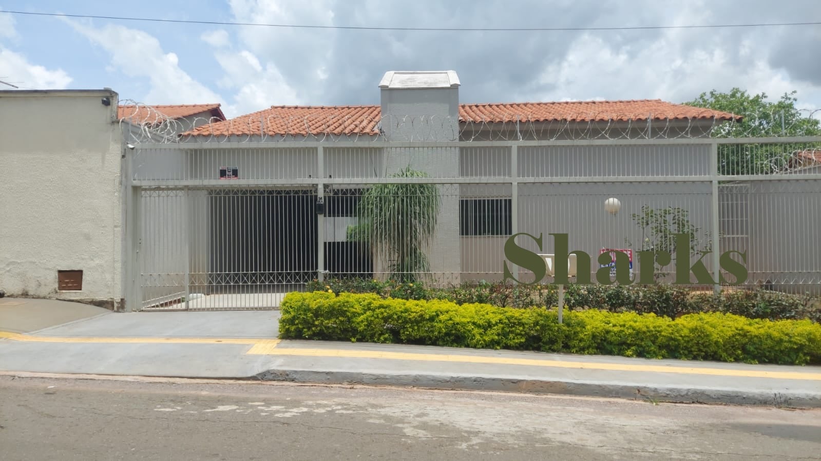 Casa Térrea Parque das Flores 222 m²