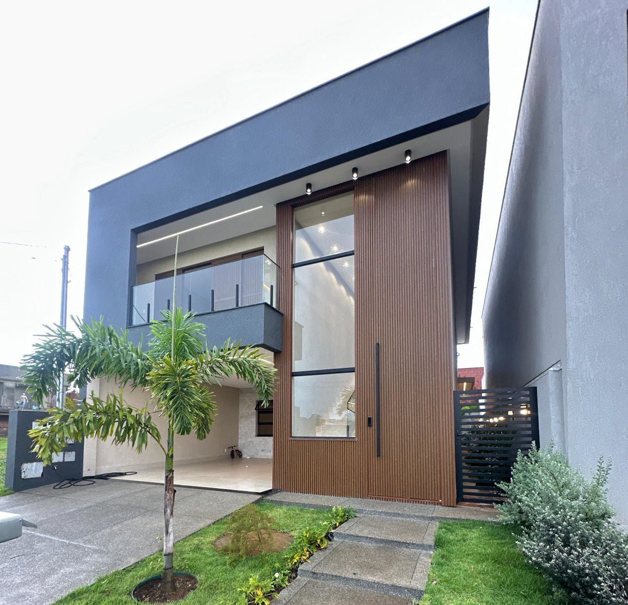 VENDE-SE CASA JARDINS SEVILHA