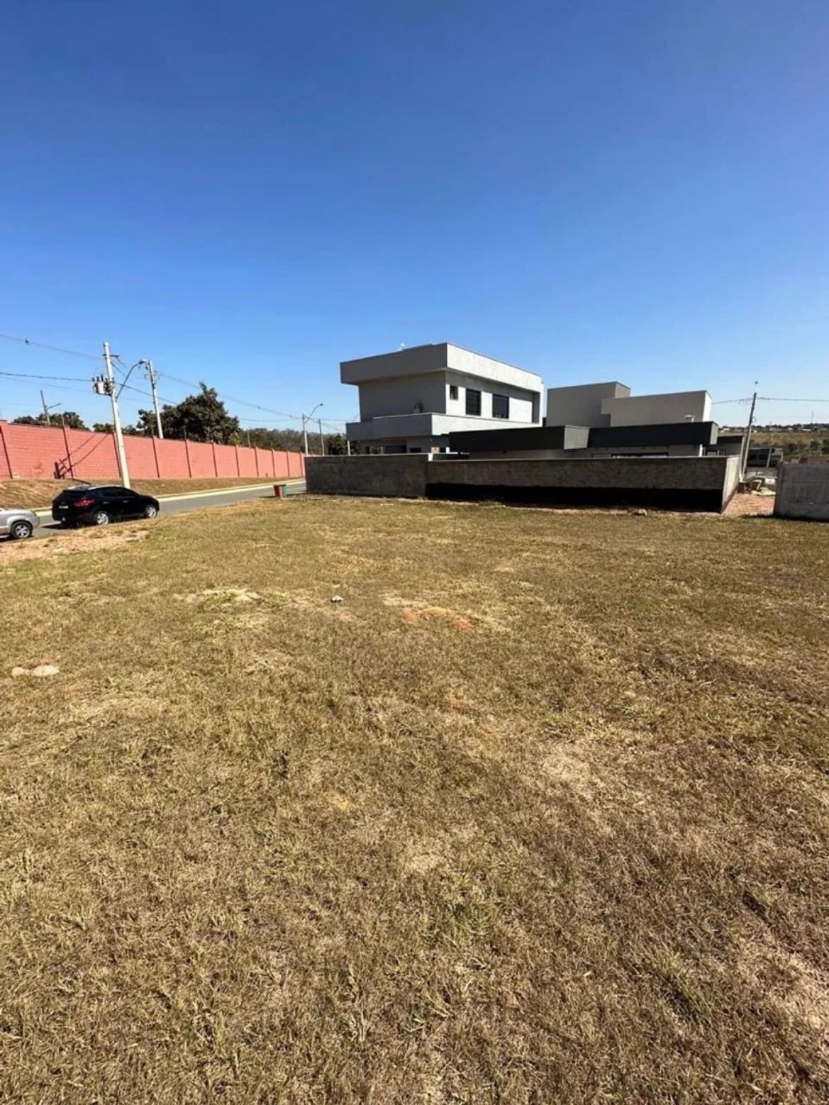 Lote de esquina Jardins Porto 390m²