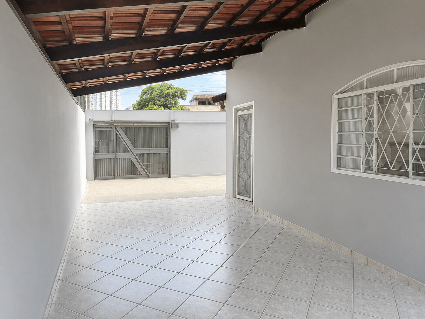 Casa com piscina no Setor Agua Branca - 180m²