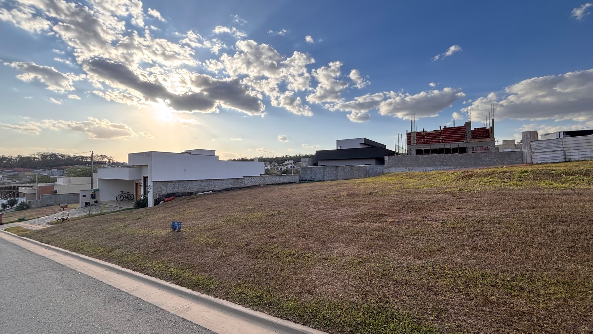 Lote no Jardins Bolonha 300m²
