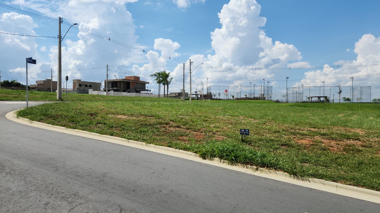 Lote Jardins Versalhes 303m²