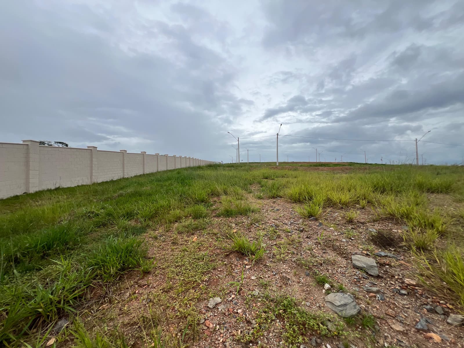 Lote Cond. Vinhas Flamboyant 347m²