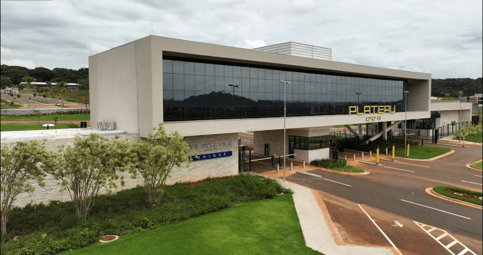 Lote de esquina no Plateau Dor de 637 m²