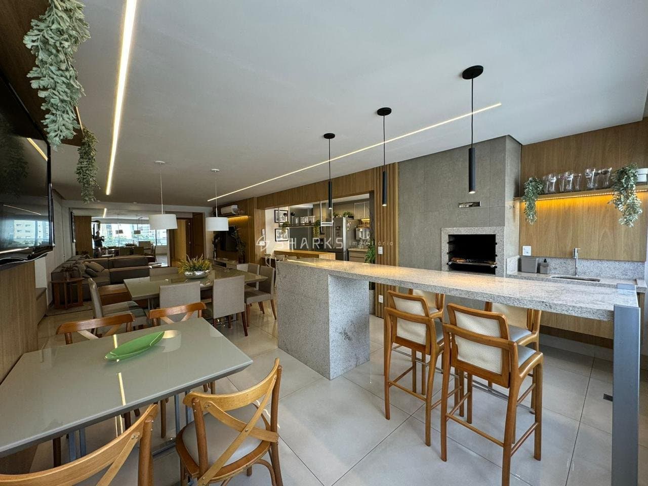 C3B85BD1-CAD3-40AF-ABA0-364B655F32F1