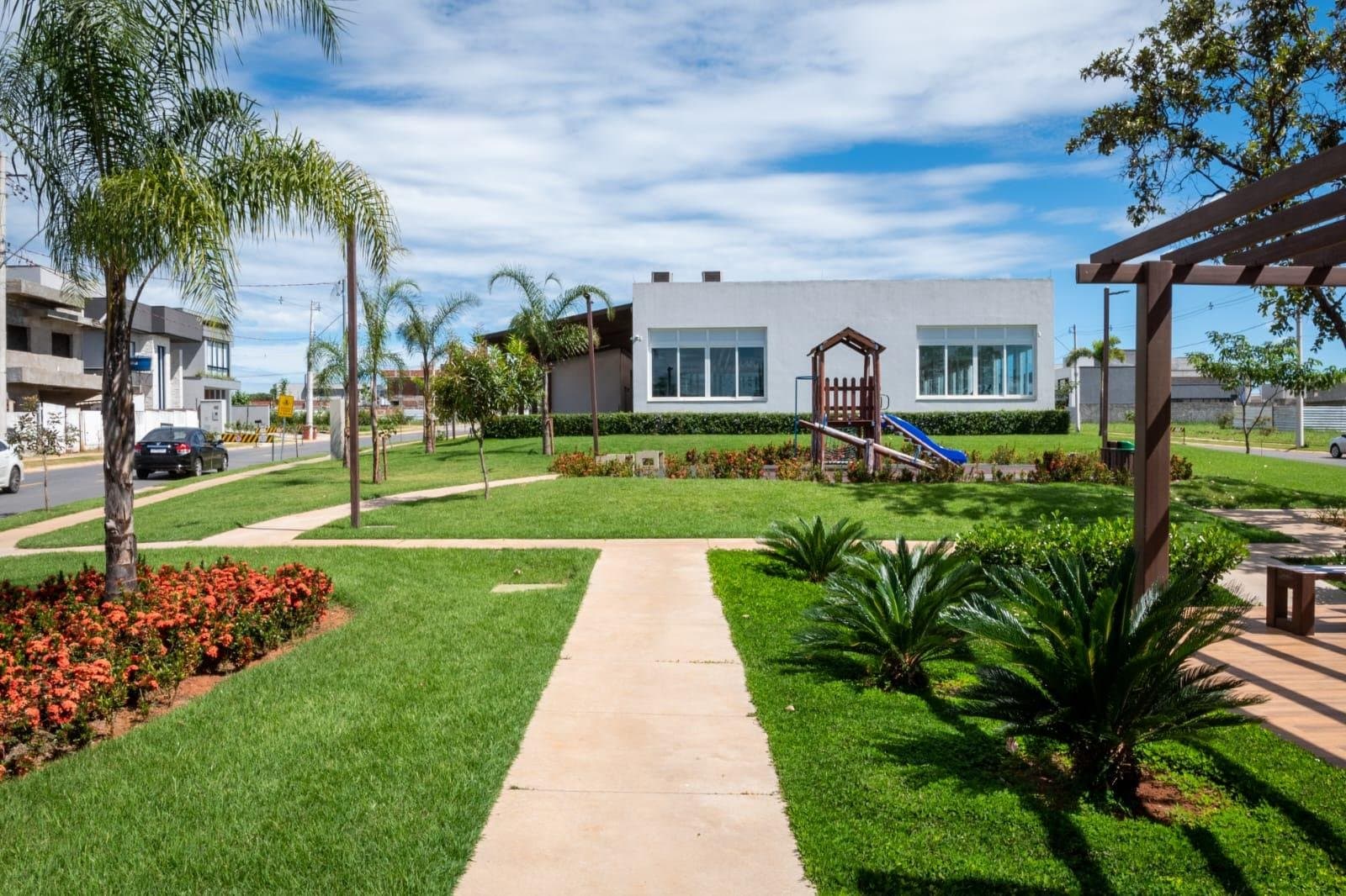 e3c5df54-5715-45f3-85e7-165b696330c2