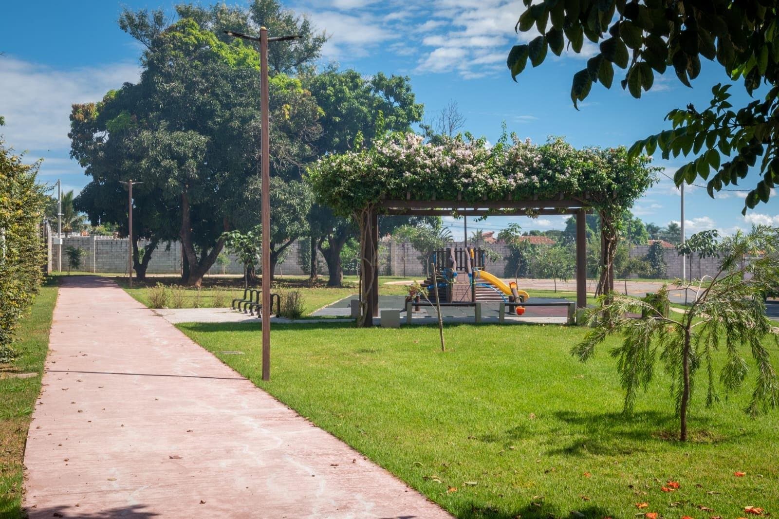 ff784b74-3d38-4574-bf84-1b25dcc6be8a