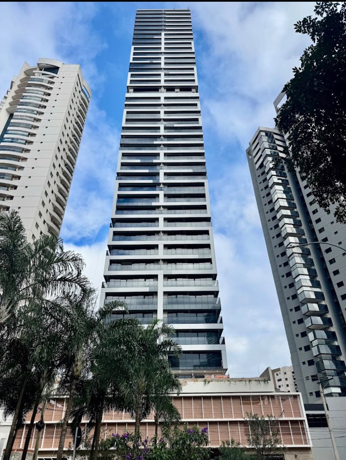 APARTAMENTO QUASAR FLAMBOYANT EM FRENTE AO PARQUE