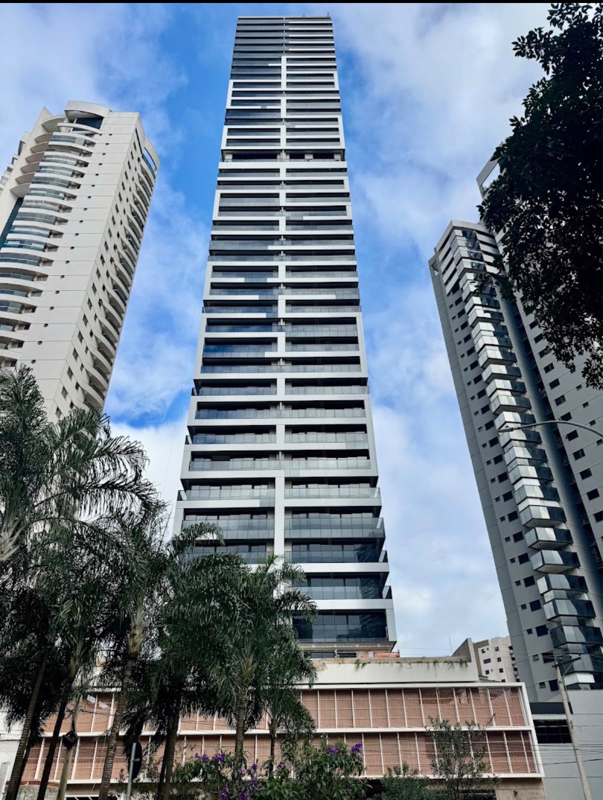 APARTAMENTO QUASAR FLAMBOYANT EM FRENTE AO PARQUE