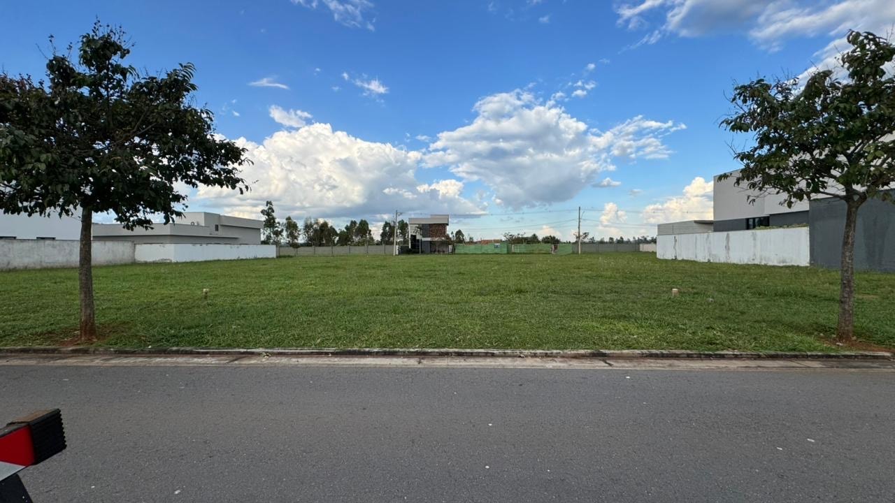 Lote - Terras Alpha 2 | Senador Canedo - 303m²