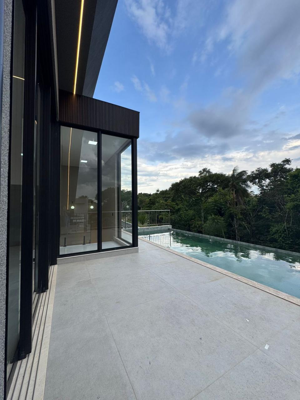 Sobrado Condominio do Lago em Goiania 256m²