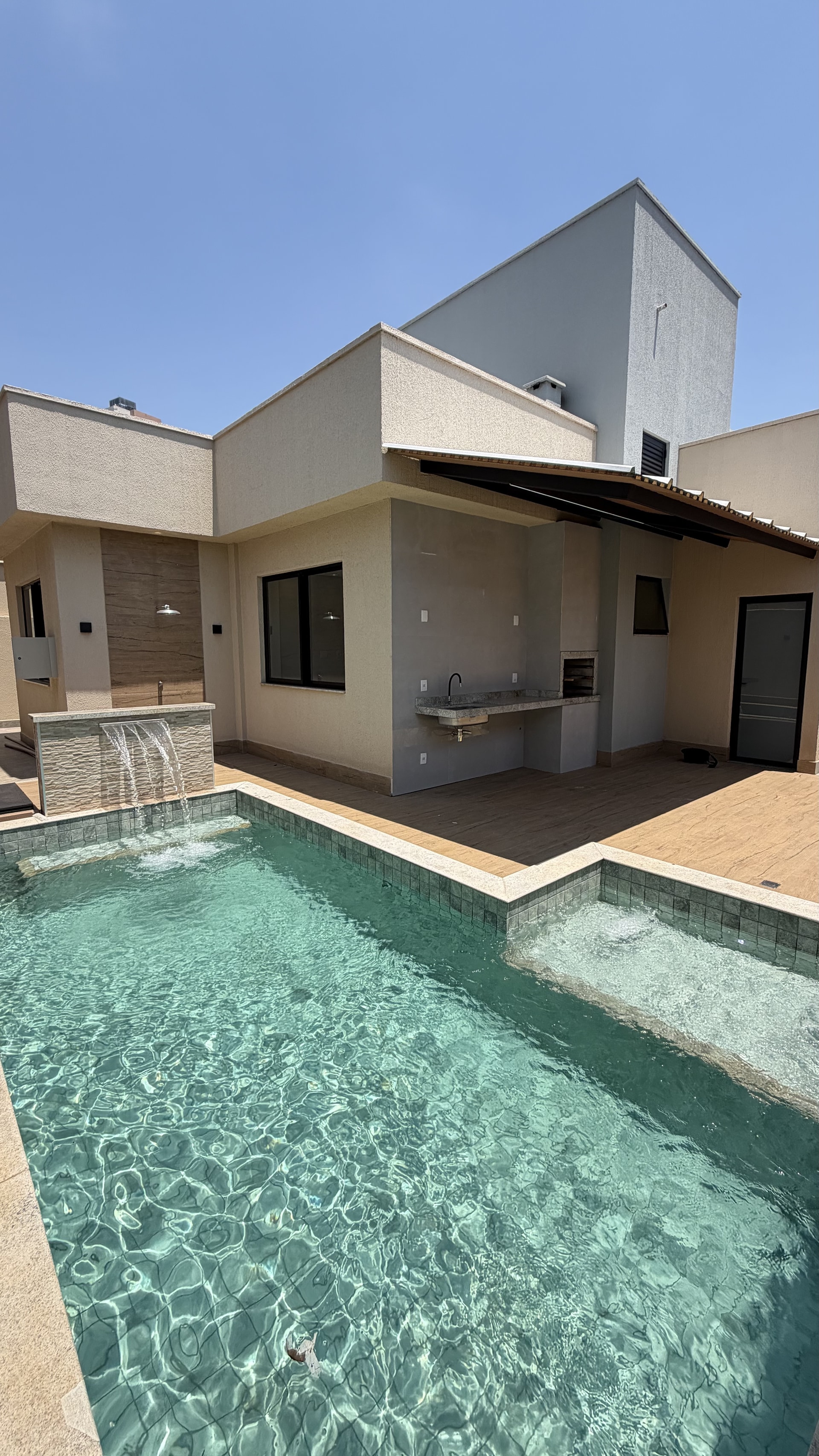 Linda Casa três quartos com piscina no parque amazonas fino acabamento com qualidade e sofisticação