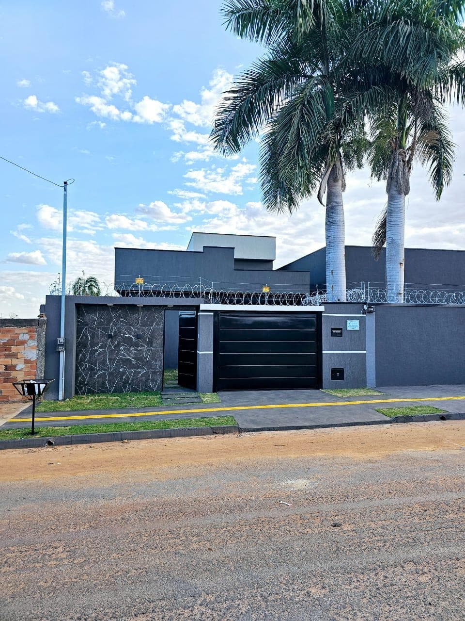 Casa Sítios Santa Luzia 200m²