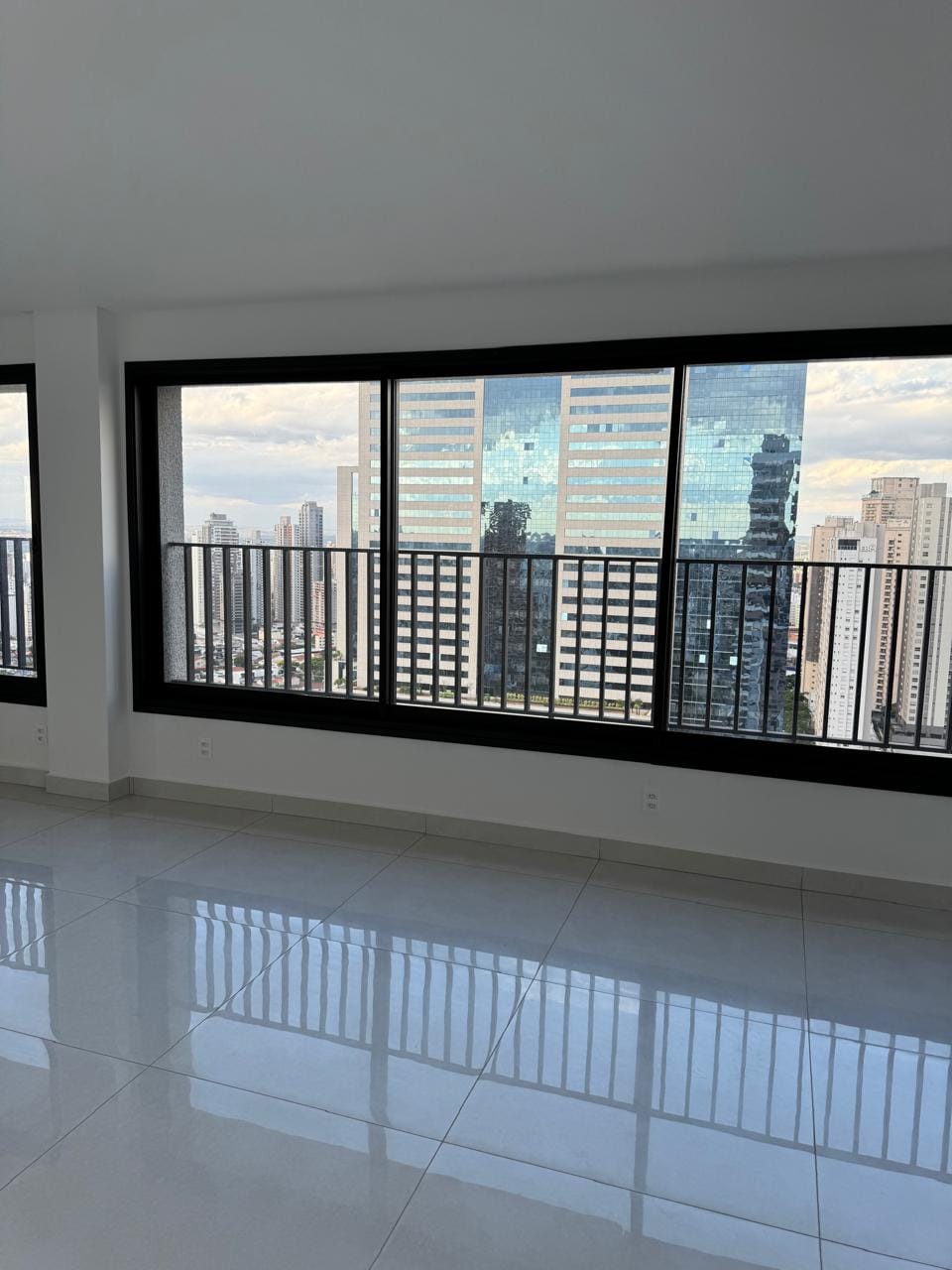 Apartamento Cristal Tower 202m²