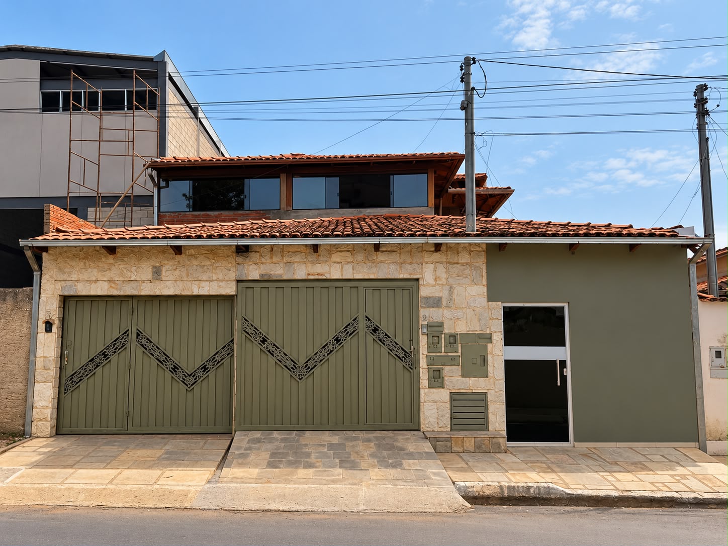 4 CASAS Á VENDA EM PIRENÓPOLIS - TODAS ALUGADAS