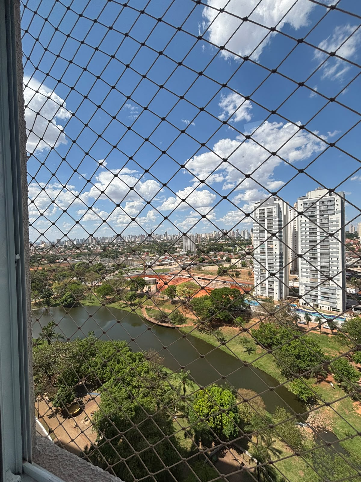 Vendo Apart 2Q/2suitel e avabo varada do Parque