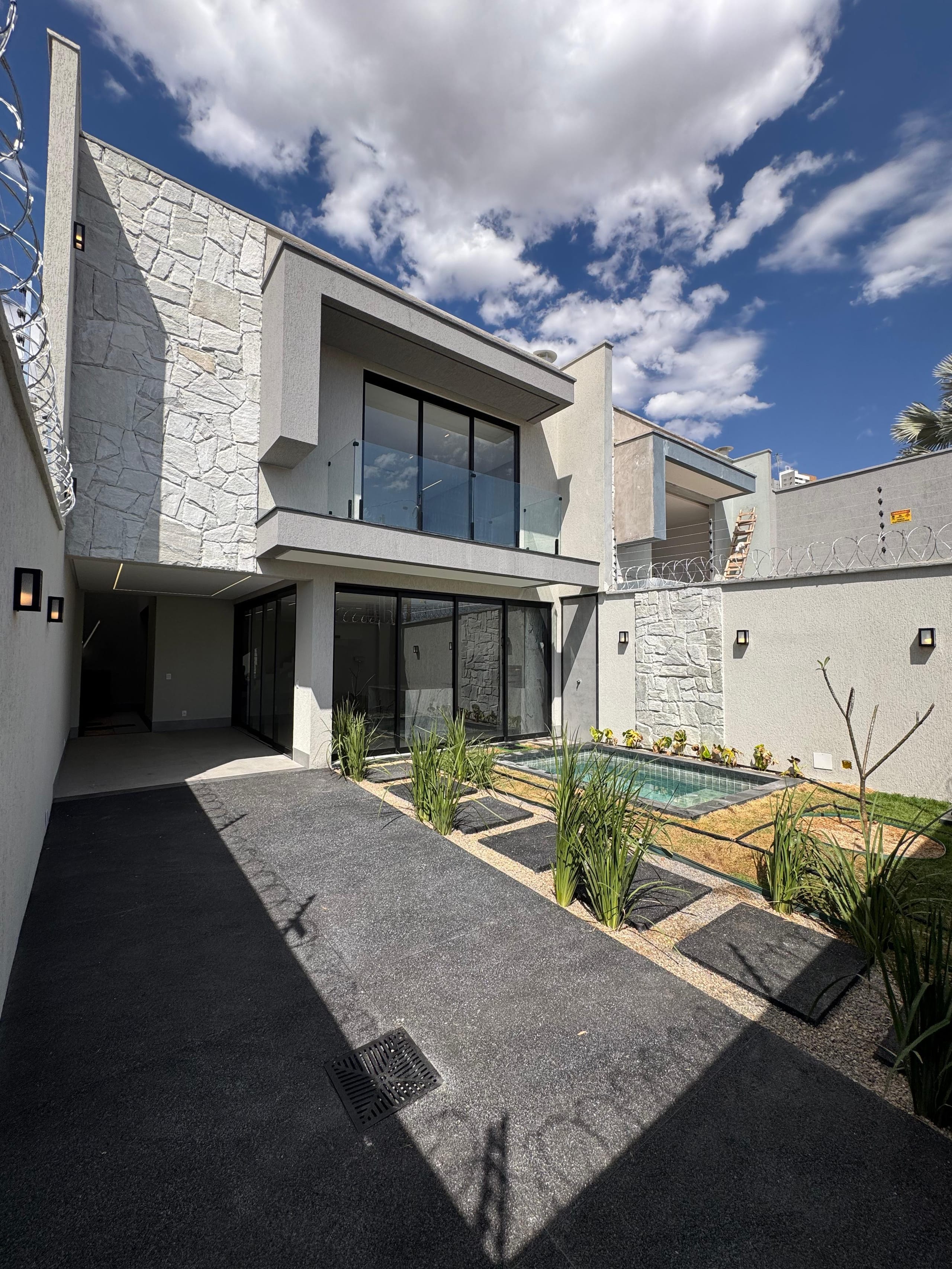 Sobrado 02 - Parque Amazônia - 160m²