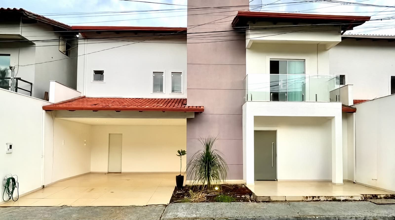 SOBRADO EM CONDOMÍNIO FECHADO | RESIDENCIAL TURMALINAS