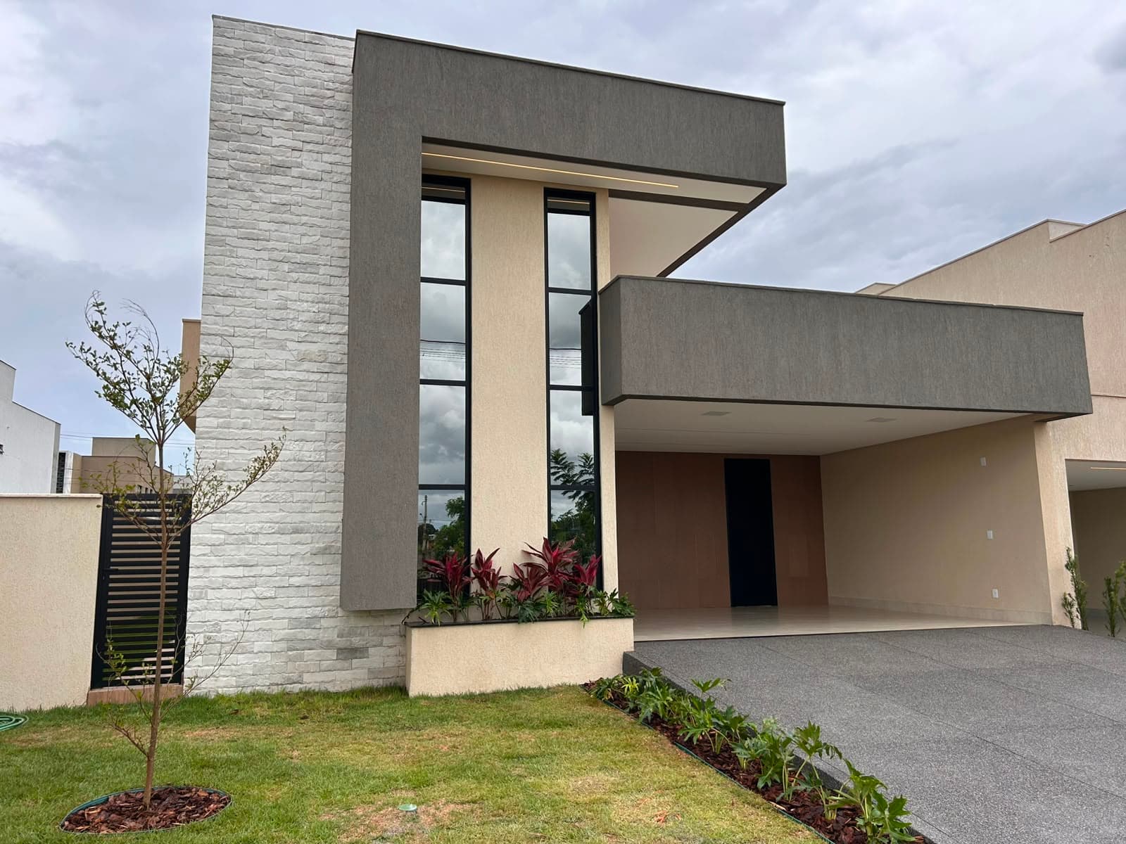 Casa Térrea 3 suites - Parqville Jacarandá 156m²