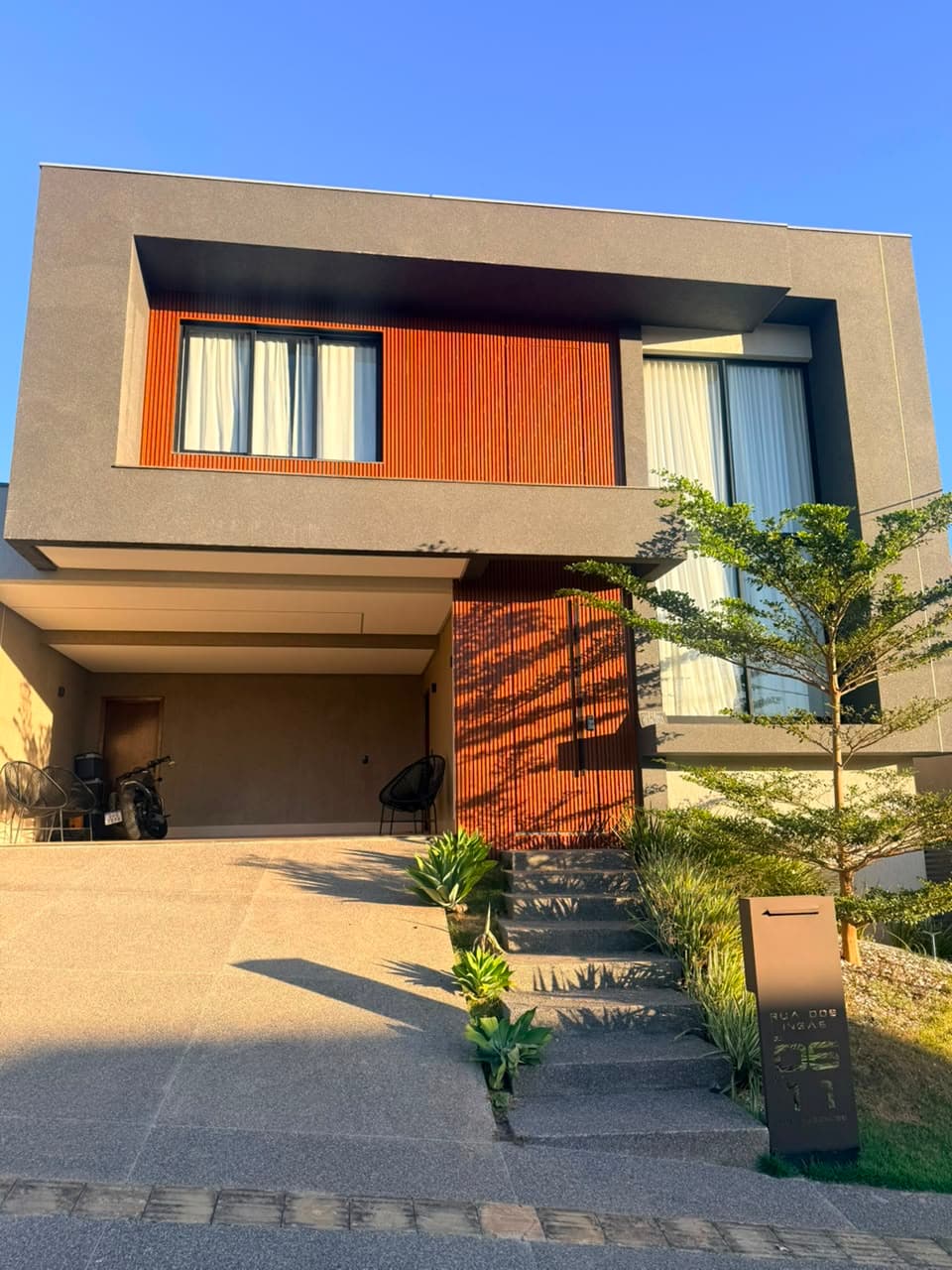 Casa Jardins Bolonha 250m²