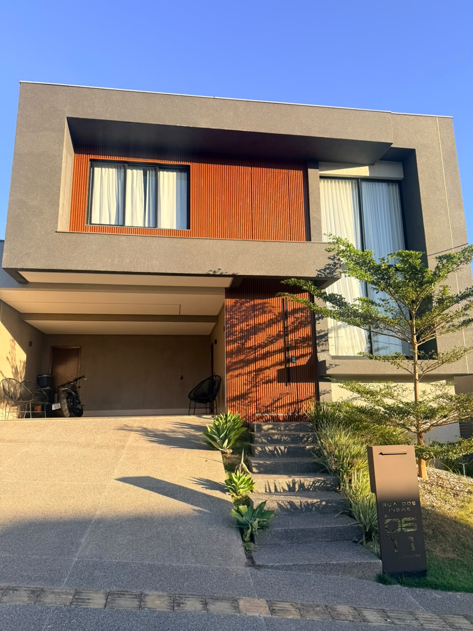 Casa Jardins Bolonha 250m²