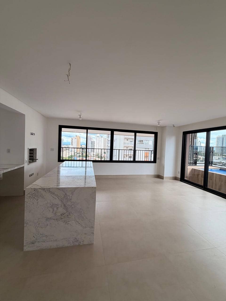 Apartamento Terraço Bougainville 244m²