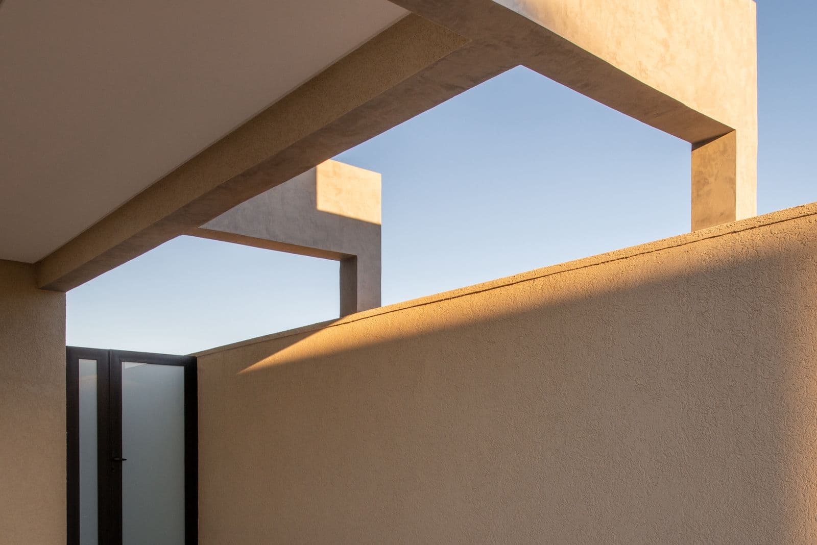 Sobrado Jardins Capri 27m²