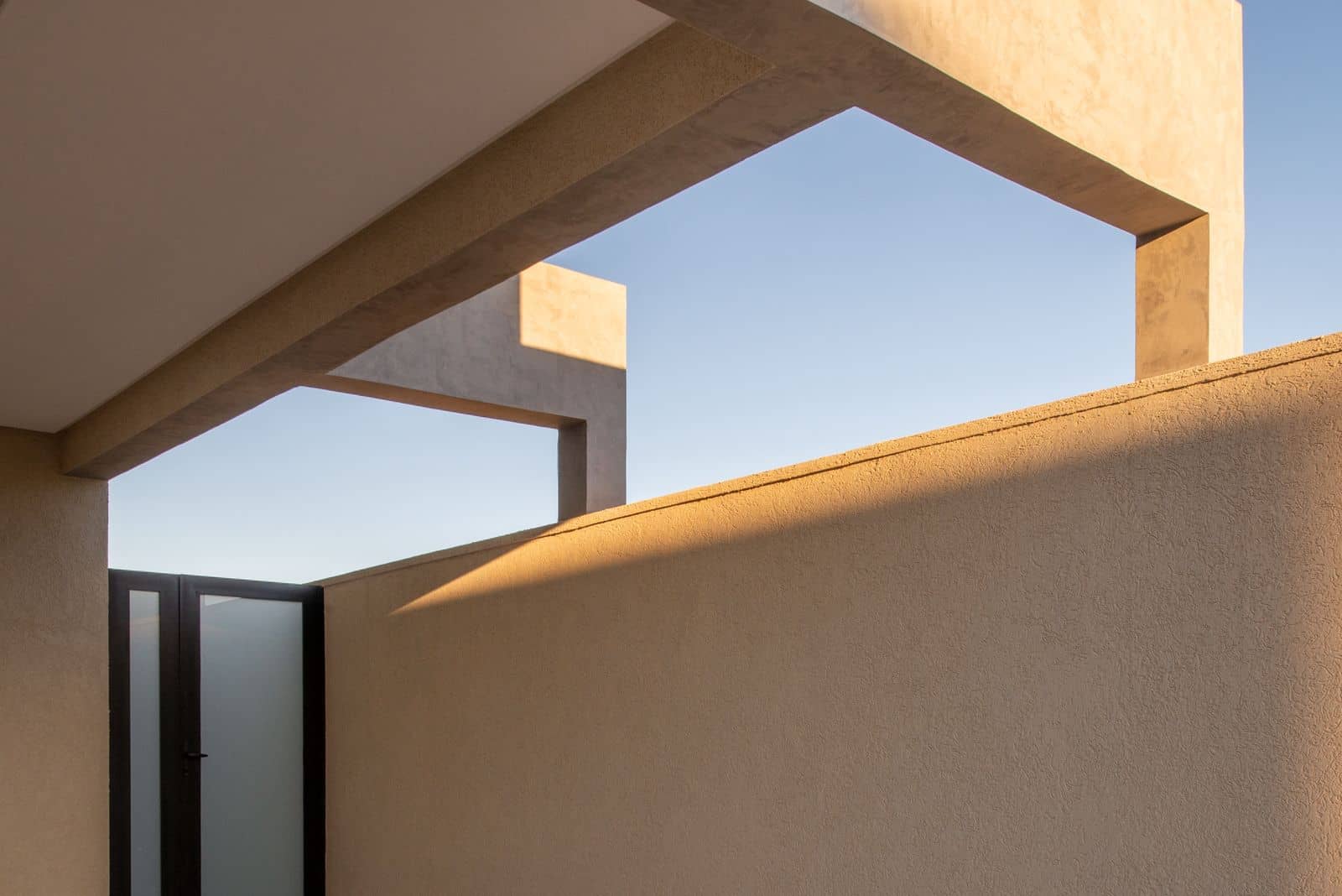 Sobrado Jardins Capri 27m²